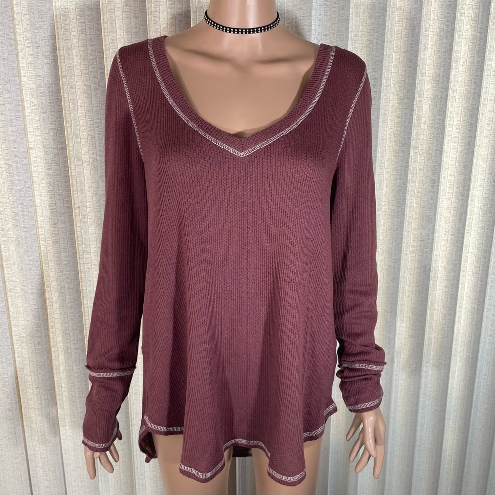 NWT BKE Sweater Top in Maroon / Mauve | Long Sleeve + V Neck - Picture 2 of 7